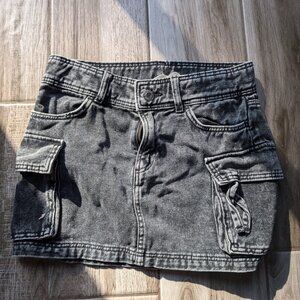 H&M Women’s Gray Cargo Mini Skirt Size 8 Utility Denim Look Cotton Pockets